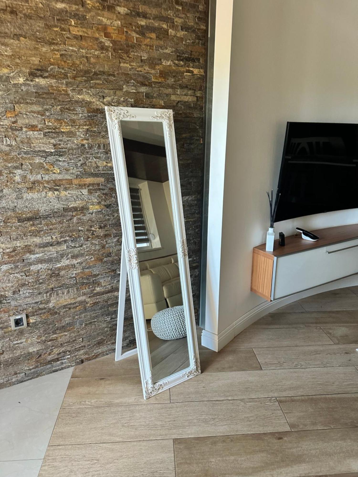 Apartment Gold